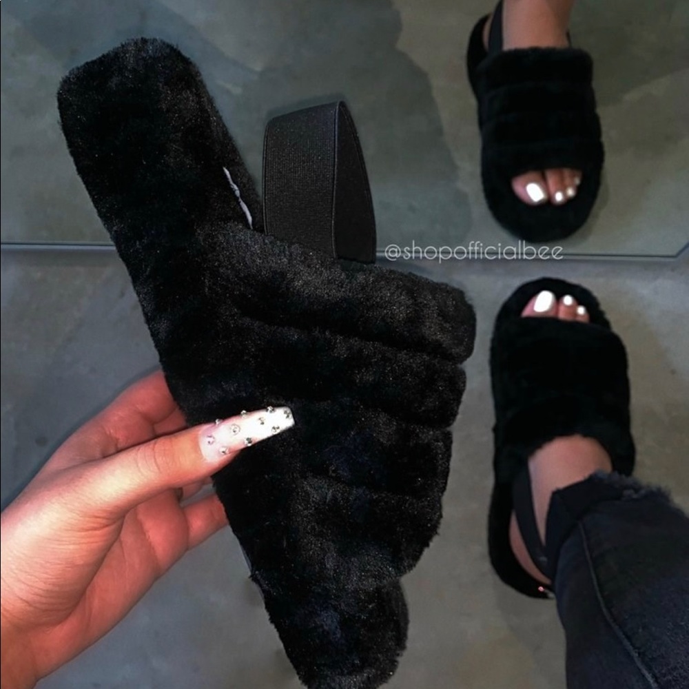 black fur bamboo sandals